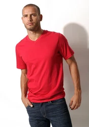 H.I.S Unterziehshirt mit V-Ausschnitt  Dunkelrot/Rot