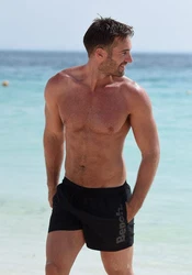 Bench. Badeshorts mit Logoschriftzug Rosa/Schwarz