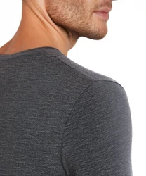 FALKE Unterziehshirt elegant und funktional 