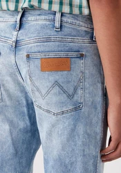 Wrangler Gerade Jeans Larston Hellblau