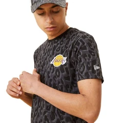 New Era T-Shirt NBA Seasonal Aop Loslak Schwarz/Orange/Braun/Hellgrau