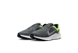 Nike QUEST Laufschuh 