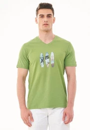 T-Shirt Men's Printed V-neck T-shirt in Grass Green