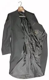 Anzug Cut / Cutaway Anzug als Stresemann Gehrock 7-teiliges Set (Cutjacke, Stresemann Hose, Hemd, Weste, Plastron etc) Set Cutaway Anzug, inkl. Cutjacke & Stresemann Paket (Morning Coat)