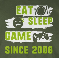 Shirtracer T-Shirt Eat Sleep Game Since Achtzehn Geburtstag Dunkelgrün