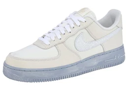 AIR FORCE 1 '07 LV8 EMB Sneaker