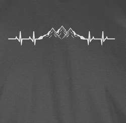 Shirtracer Rundhalsshirt Berge Herzschlag Geschenk Bergliebhaber Bergliebe Apres Ski Party Dunkelgrau/Grau/Hellgrau