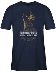 Shirtracer T-Shirt In mei Lederhosn kumm i nimmer nei - Hirsch - Spruch Mode für Oktoberfest Herren Blau/Rot/Dunkelblau/Lila/Beige/Grün