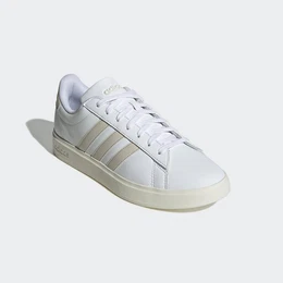 GRAND COURT CLOUDFOAM COMFORT Sneaker Design auf den Spuren des adidas Superstar