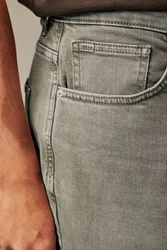 Next Regular-Fit-Jeans aus überfärbtem Denim Khaki/Dunkelgrün