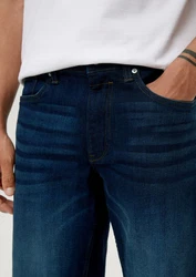 s.Oliver Stoffhose Regular Denimshorts Label-Patch Weiß/Creme