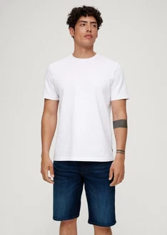 s.Oliver Stoffhose Regular Denimshorts Label-Patch Weiß/Creme