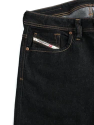 Diesel Straight-Jeans Regular Fit Larkee-X (RR9HF) RR9HF