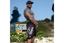YAKUZA Boardshorts Trouble Rot/Dunkelrot/Schwarz/Rosa