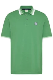 Poloshirt mit modernem Farbverlauf am Kragen