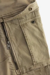 Next Cargohose Slim Fit Stretch-Cargohose mit Zierreißverschluss Khaki/Dunkelgrün