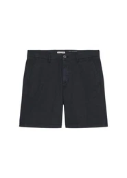 Bermudas im cleanen Look