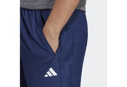adidas Performance TRAIN ESSENTIALS WOVEN TRAINING SHORTS Blau/Hellblau/Dunkelblau