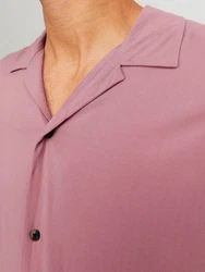 Jack & Jones Kurzarmhemd JJEJEFF SOLID RESORT SHIRT Rosa/Lila/Rot