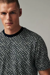 Next T-Shirt mit geometrischem Muster Schwarz/Creme/Grau