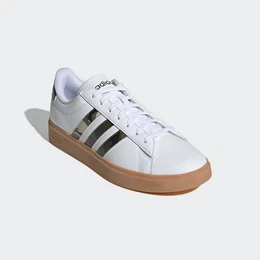 GRAND COURT 2.0 Sneaker Design auf den Spuren des adidas Superstar