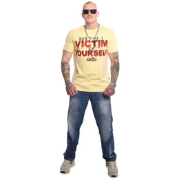 T-Shirt Victim