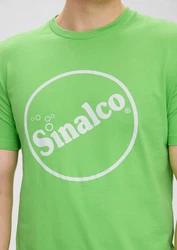 s.Oliver T-Shirt aus Baumwoll-Jersey mit Sinalco-Print Artwork Grün/Neonfarben