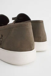 Next Lederslipper mit geflochtenem Steg Dunkelgrün/Khaki