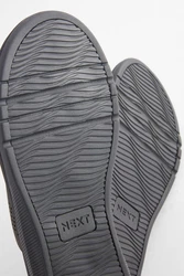 Next Bequemer Zehentrenner Badepantolette (1) 