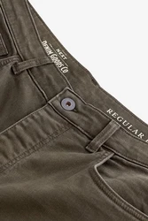 Next Regular-Fit-Jeans aus überfärbtem Denim Khaki/Dunkelgrün