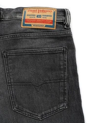Diesel Straight-Jeans Slim Fit 1995 D-SARK 09F84