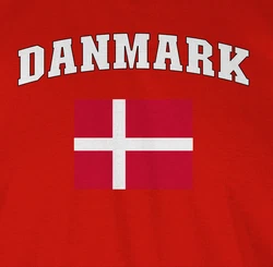 Shirtracer T-Shirt Danmark Schriftzug mit Flagge 2024 Fußball EM Fanartikel Dunkelrot/Rot