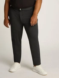Chinohose BT_COMFORT KNIT TAPERED PANT in groen Gren mit Logoprgung