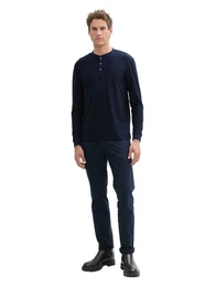 Henleyshirt mit Struktur