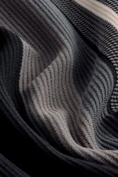 Next Poloshirt mit vertikalen Streifen Schwarz/Dunkelgrau/Braun/Grau