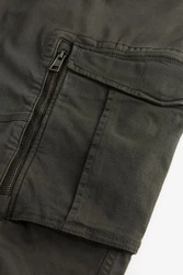Next Cargohose Slim Fit Stretch-Cargohose mit Zierreißverschluss Dunkelgrün/Khaki