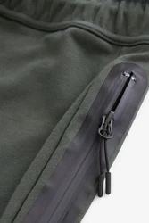 Next Athleisure Shorts Dunkelgrün/Grün