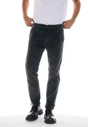 Cordhose aus Baumwolle mit Stretchanteil