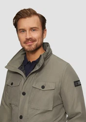 s.Oliver Allwetterjacke im Utility-Stil 