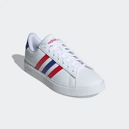 GRAND COURT CLOUDFOAM COMFORT Sneaker Design auf den Spuren des adidas Superstar
