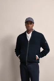 Strickjacke mit Stehkragen