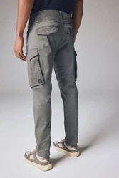 Next Slim Fit Cargohose mit Stretch und Reißverschluss Khaki/Dunkelgrün/Hellgrau/Grau