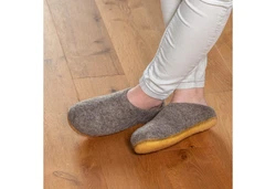 naturling Herren Slipper Hausschuh Gelb/Grau/Braun