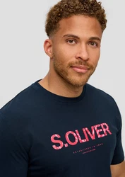 s.Oliver T-Shirt mit Frontprint Artwork Dunkelblau/Blau/Lila/Braun