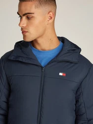 Tommy Jeans Jacke TJM LT POLY JACKET EXT mit Logostickerei Hellblau/Dunkelblau/Blau