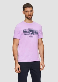 s.Oliver Kurzarmshirt T-Shirt mit Crew Neck und Frontprint Artwork s.Oliver Kurzarmshirt T-Shirt mit Crew Neck und Frontprint Artwork