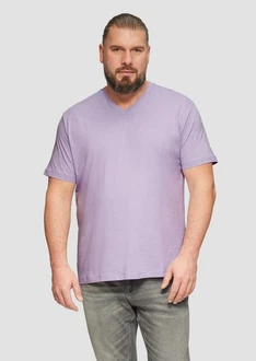 s.Oliver T-Shirt mit V-Ausschnitt und Logo-Print Artwork