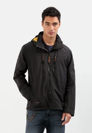 Funktionsjacke aus recyceltem Polyester Brandlabel innen