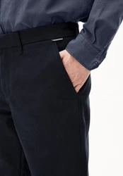 Armedangels Stoffhose ANAAR PREMIUM Chino Hose (Tapered Fit) Mid Waist Dunkelblau/Blau