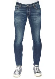 Rhrenjeans im klassischen 5-Pocket-Stil